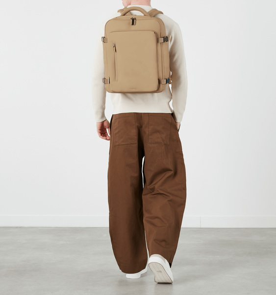 Lost In Berlin Resryggsäck 17" Lost In Berlin Resryggsäck 17"