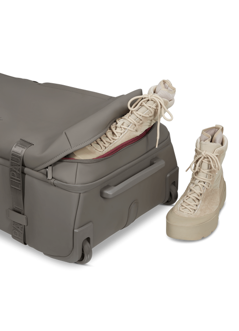 Lipault Lost In Berlin Exile Duffle with Wheels 72cm  Ash Stone Lipault Lost In Berlin Exile Duffle with Wheels 72cm  Ash Stone