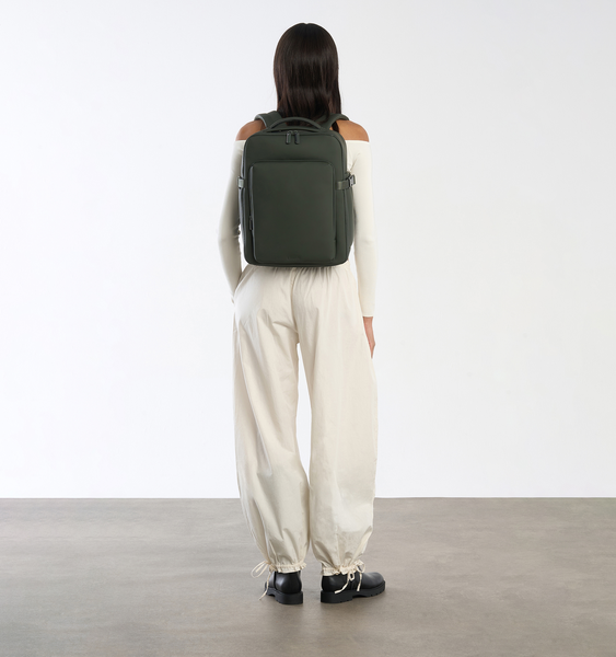 Lost In Berlin Ryggs&auml;ck Pro 16"