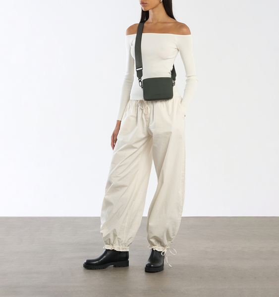 Lost In Berlin The Box - Crossbody v&auml;ska
