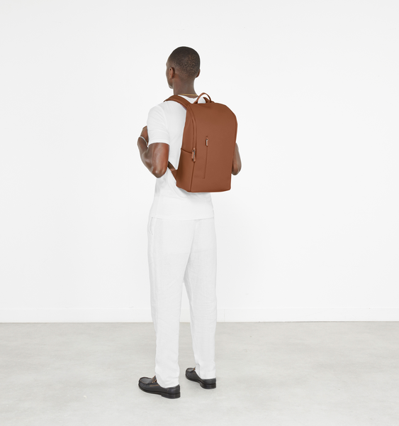 Lost In Berlin Ryggs&auml;ck 16"