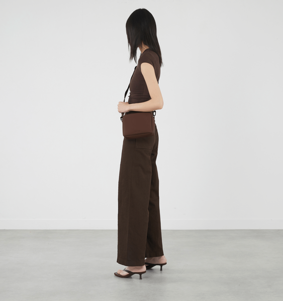 Lost In Berlin The Big Box - Crossbody väska Lost In Berlin The Big Box - Crossbody väska