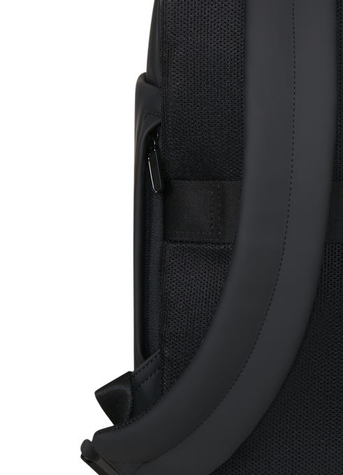 Lost In Berlin L&auml;tt resryggs&auml;ck 15.6"