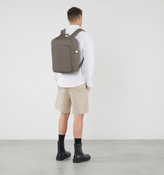 Lost In Berlin Ryggsäck Pro 16"