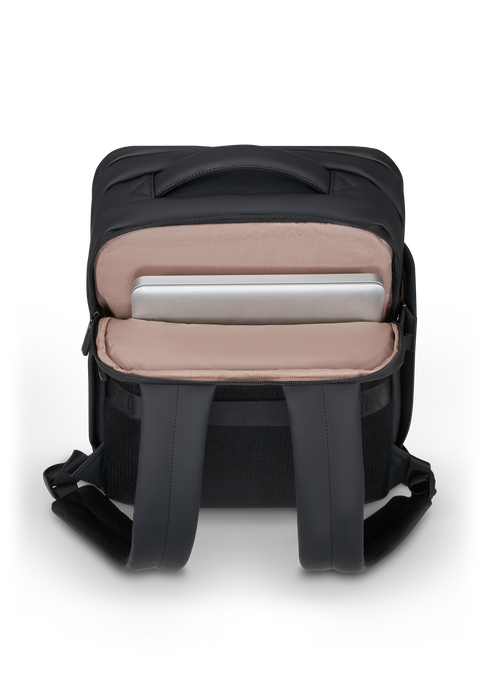 Lost In Berlin L&auml;tt resryggs&auml;ck 15.6"