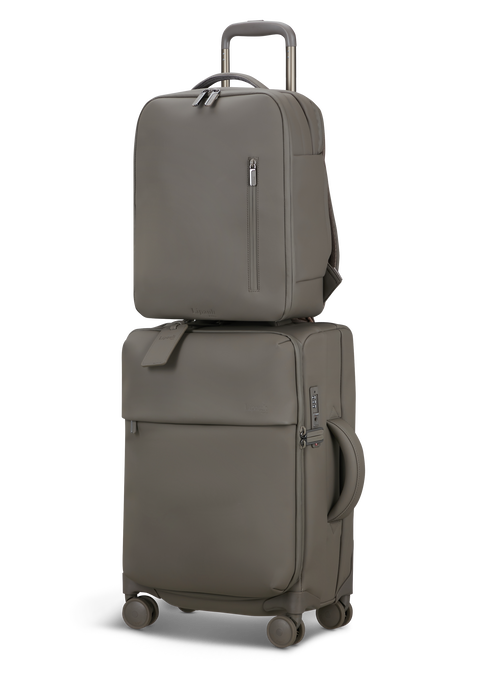 Lost In Berlin L&auml;tt resryggs&auml;ck 15.6"